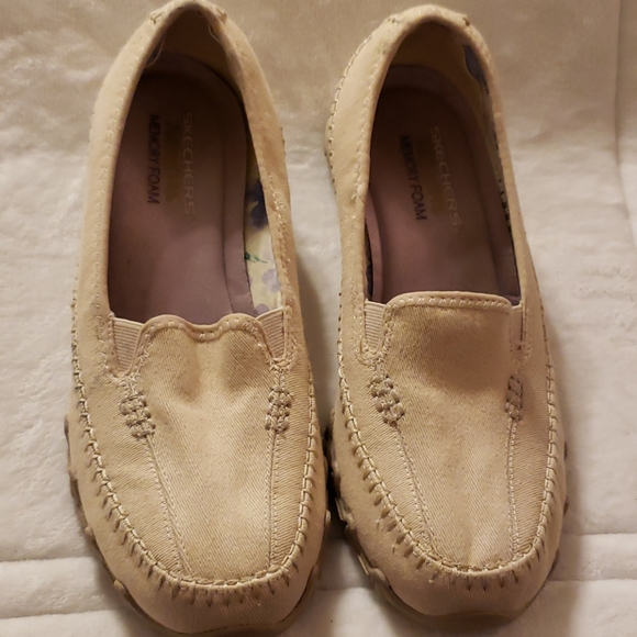 cream skechers women's